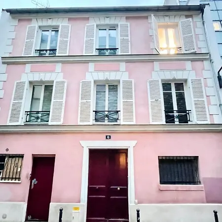 Pink Warm Near Arc De Triomphe *