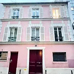 Pink Warm Near Arc De Triomphe *