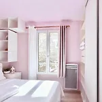 Pink Warm Near Arc De Triomphe * פריז