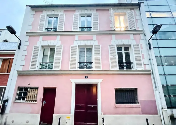 Pink Warm Near Arc De Triomphe *