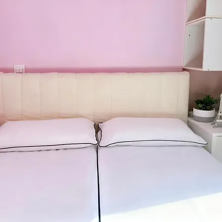 Pink Warm Near Arc De Triomphe Apartmán